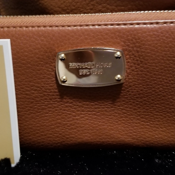 Michael Kors Fulton large handbag and accessories - Picture 6 of 8